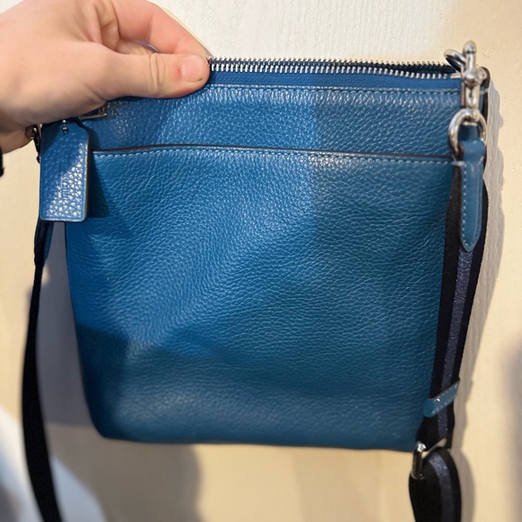 Coach cross body bag - Picture 3 of 6